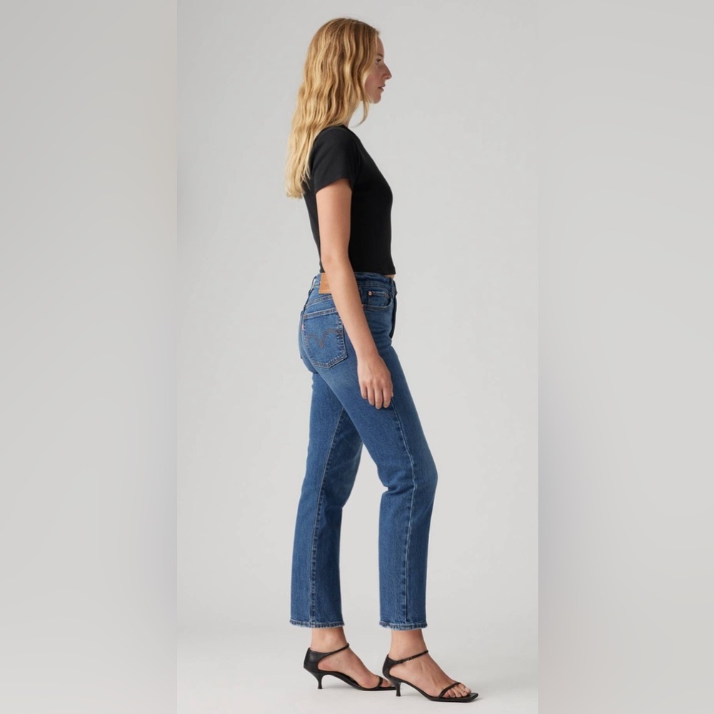 Levi’s Wedgie Jeans  (Premium) – Classic Blue (28) - Picture 5 of 10